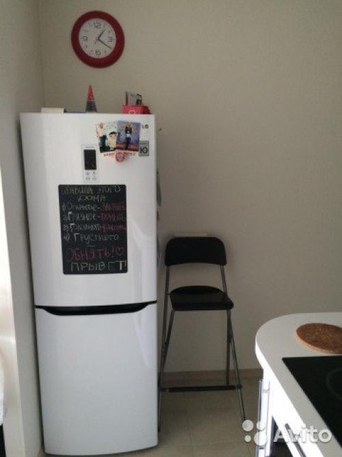 Этот интерьер очень женский, даже девичий. 03