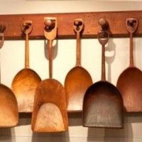 В моей голове хранится куча идей, но им, как и анекдоту в тему, нужен какой то толчок - тема. 04