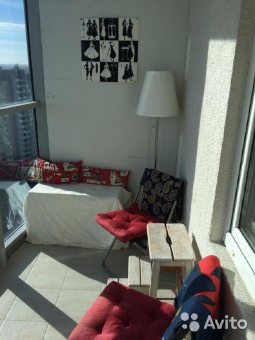 Этот интерьер очень женский, даже девичий. 08