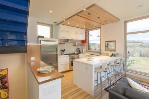 В небольшом городке Steamboat Springs появился оригинальный частный домик. 03