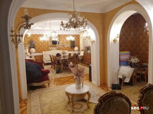 Жена подозреваемого в хищении 300 млн ростовского экс - депутата оправдалась за дворец. 02