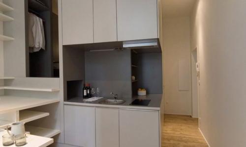 Оригинально спланированная студия 27 м во Франции. 06