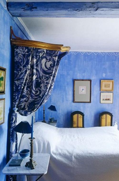 Роскошный и интригующий синий цвет в интерьере. 06