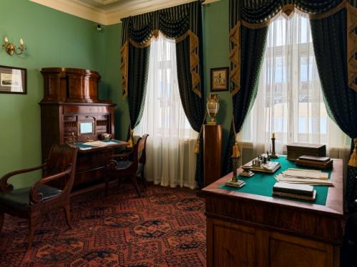 В музее - усадьбе П. и. Чайковского в Воткинске завершился ремонт в главном доме! 03