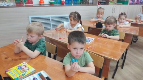 Много мебели в квартире. 02