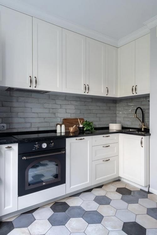 Интерьер двухкомнатной квартиры без гостиной с французским настроением. 02