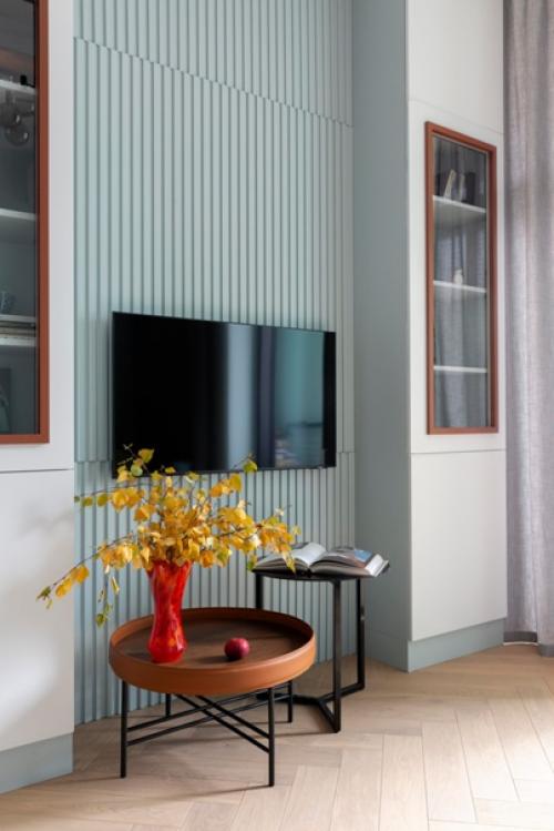 Фрагменты интерьера небольшой квартиры, где главной изюминкой стала работа с цветами. 04