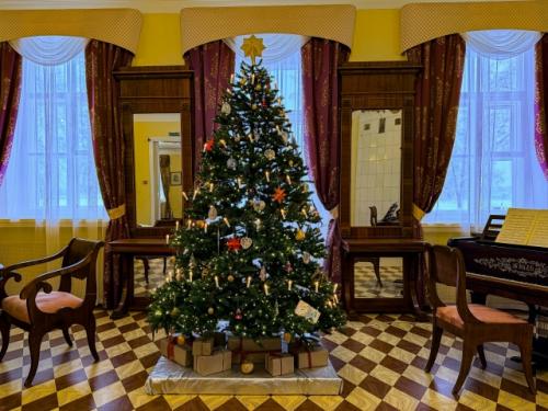 В музее - усадьбе П. и. Чайковского в Воткинске завершился ремонт в главном доме! 01