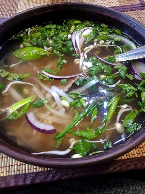 Здравствуйте.  Отзыв будет для членов общества огнеедов, каковым являюсь и я, а именно о кафе Vietnam. 02