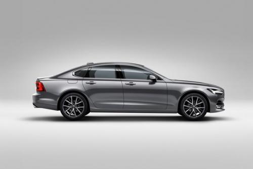 Новый Volvo S90 покажет, где спрятался лось. 02
