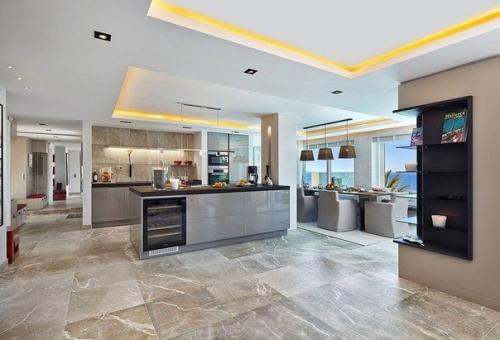 Эта элегантная вилла расположена в престижном жилом районе живописного города порт андрач на острове майорка, Испания. 02