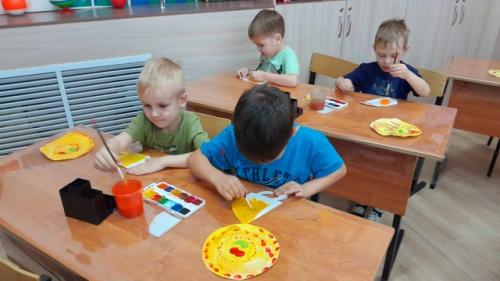 Много мебели в квартире. 04