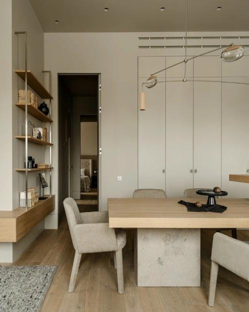 Когда речь заходит об интерьере семейной квартиры, важно учесть и вкусы взрослых, и интересы детей. 01