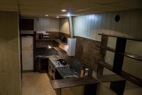 Хай!  Меня зовут Настя, я занимаюсь танцами, музыкой, вокалом и учусь на дизайнера интерьера. 04