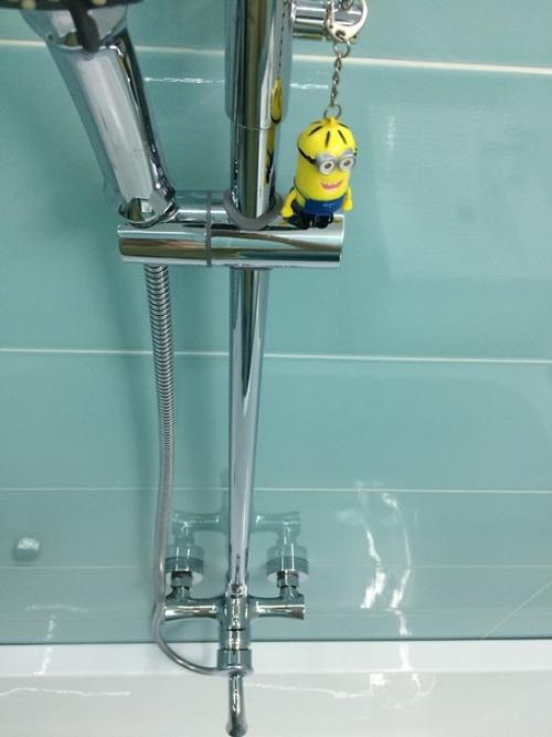 Работаю хирургом, такой сделала дизайн ванной комнаты. 06