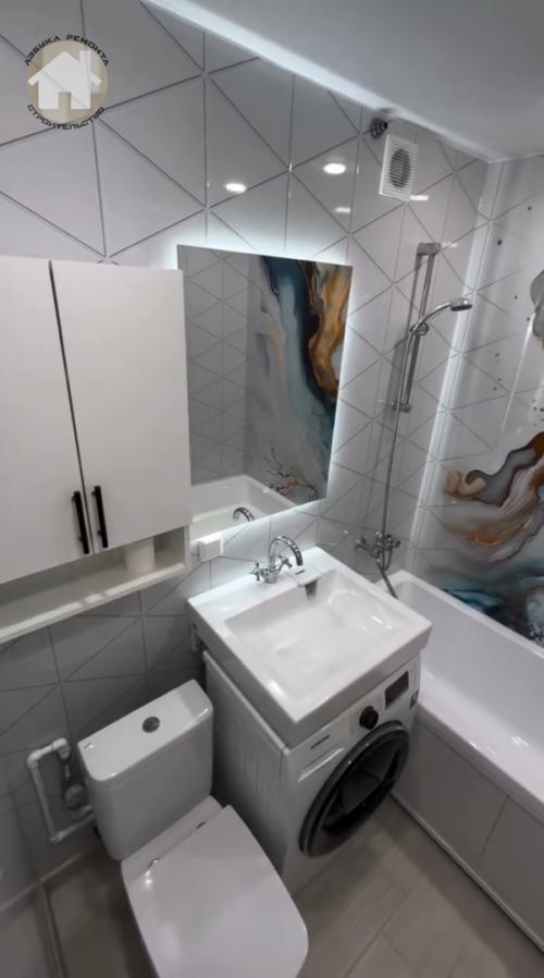 Парень решил превратить свою ванную в настоящую элитную зону. 04