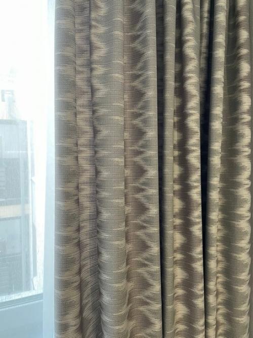 Вчера повесила портьеры и тюль в гостиную на васильевском острове. 02