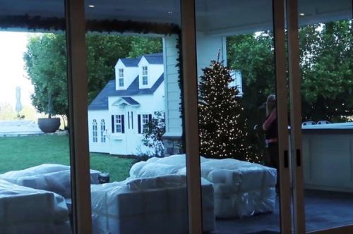 Королевский подарок: бабушка подарила годовалой сторми уэбстер дом. 02