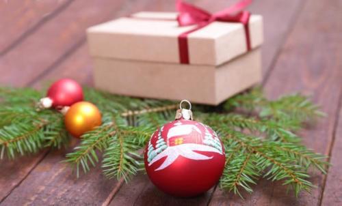 Как загадывать желания под новый год: гадаем на ёлочных шариках. 08