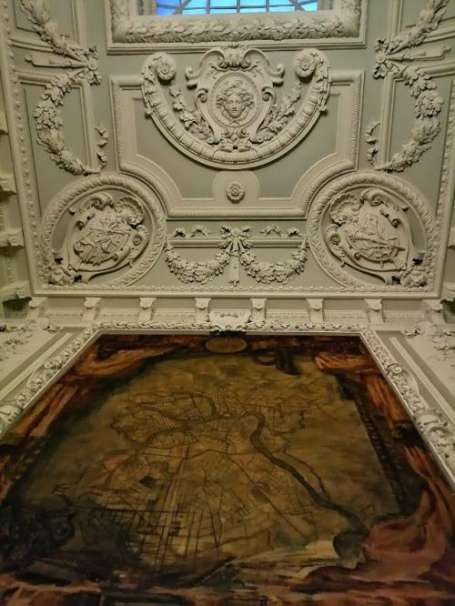 Продолжая традиции.  Уже несколько лет получается себя радовать перед новым годом посещением интересных событий или новых мест. 05