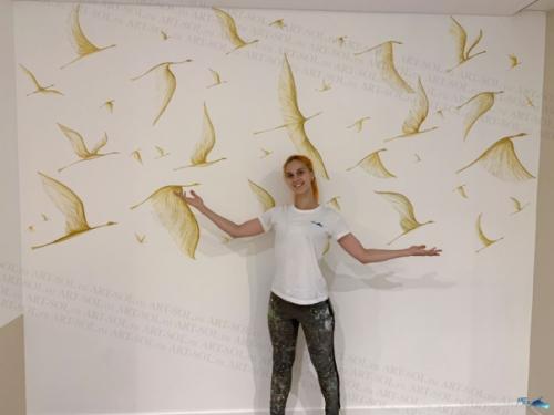 Несколько фотографий росписи с птицами в спальне. 01