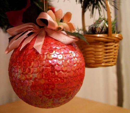 Как загадывать желания под новый год: гадаем на ёлочных шариках. 04