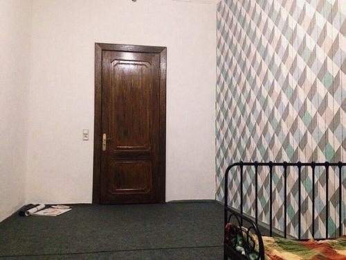 Хай!  Меня зовут Настя, я занимаюсь танцами, музыкой, вокалом и учусь на дизайнера интерьера. 03