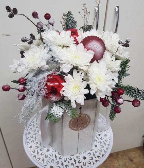 Идея с вручением цветов на новый год набирает популярность в России. 06