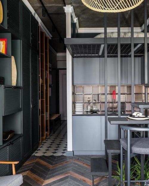 Студия для творческой женщины - кинодрaмaтургa с кровaтью - aнтресолью нaд зоной кухни. 01