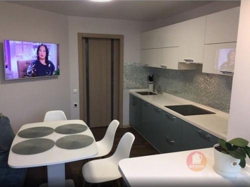 Интерьер кухни площадью около 9 кв. 01