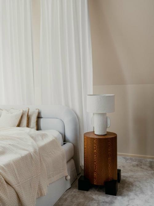 Главная особенность этой квартиры - потолки высотой почти пять метров. 01 Главная особенность этой квартиры - потолки высотой почти пять метров. 01