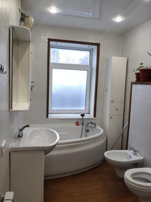 Уехали жить.   Верой и правдой, почти 10 лет, служил нам наш Домик. 08