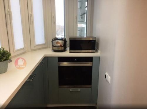 Интерьер кухни площадью около 9 кв. 04