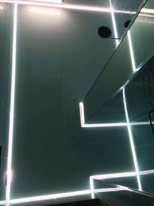 Работаю хирургом, такой сделала дизайн ванной комнаты. 03