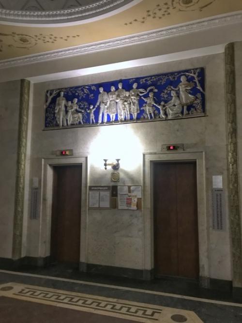 Побывали в гостях в высотке на котельнической набережной и полюбовались видом на Москву с балкона квартиры на 22 этаже. 04