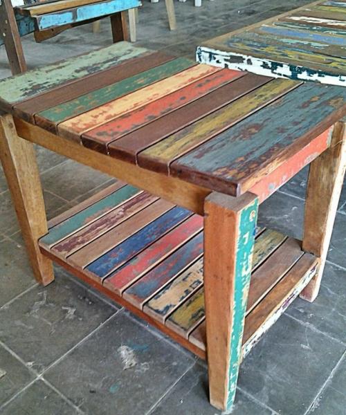 Амбарная доска - одно из названий деревянных досок, имеющих большой возраст (иногда более ста лет) и не подвергавшихся искусственной обработке. 01