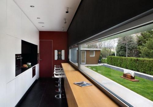 Шкафы без ручек - один из модных трендов в дизайне кухонь 2016 года. 07