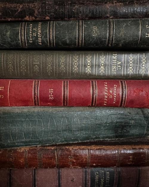 Перед ремонтом прочитала кучу статей, что же главное в интерьере спальни. 01