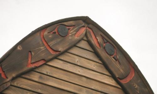 Когда Роберт и бэт сели за проектирование их первого крошечного дома, они хотели создать интересное пространство внутри и уникальную крышу снаружи. 04