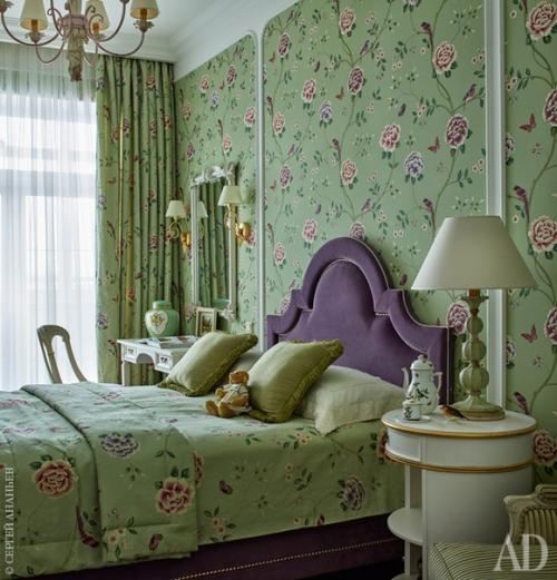 Люблю работать с цветом, уверена, что Москве он просто необходим, - считает дизайнер Дарья Харитонова. 04