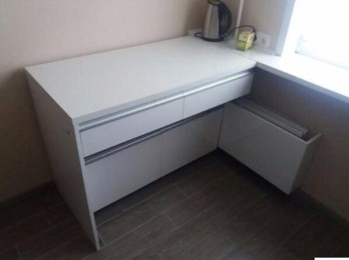 Решение для маленькой кухни необычно. 01