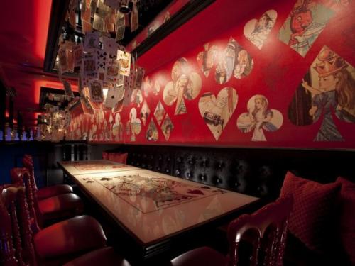 Алиса в Стране Чудес - одно из самых прославленных художественных произведений всех времен и народов? 03