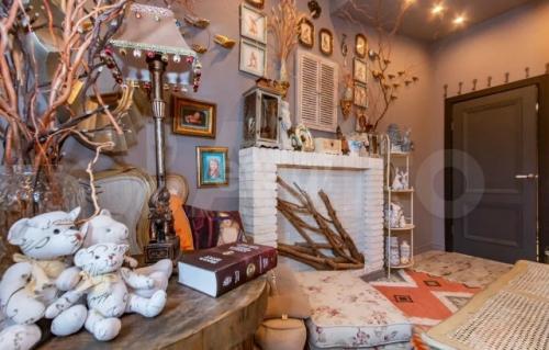 В Омске выставили на продажу необычную квартиру за 20 миллионов. 02