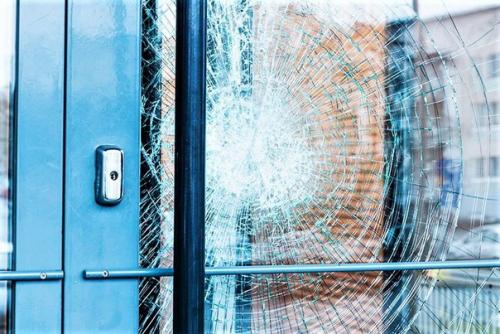 При установке новых ПВХ окон хочется создать более комфортную атмосферу в помещении. 05 При установке новых ПВХ окон хочется создать более комфортную атмосферу в помещении. 05