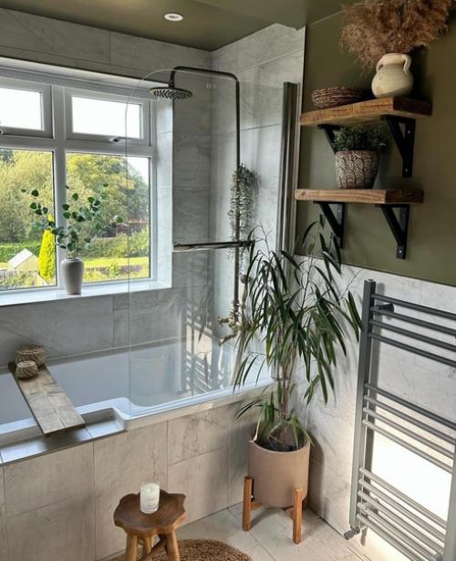 Прекрасный пример того, как с помощью краски и различного декора и растений можно преобразить любое пространство. 05