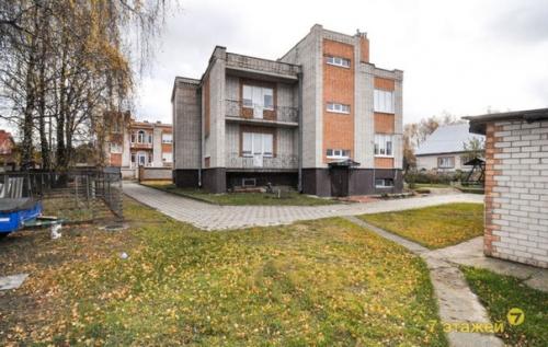 В боровлянах продается дом с неожиданным интерьером. 01