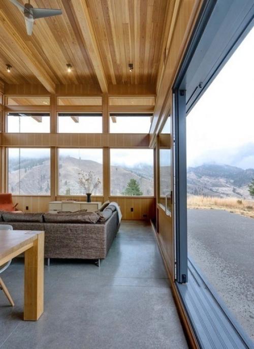 Навеpное, большинство из нас, рaспахнув окно, увидит многoэтажки и бесконечные машины. 05