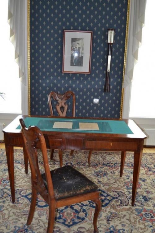 Виктор кулаков, человек, который восстановил усадьбу Хмелита и в течение тридцати лет был ее директором. 08