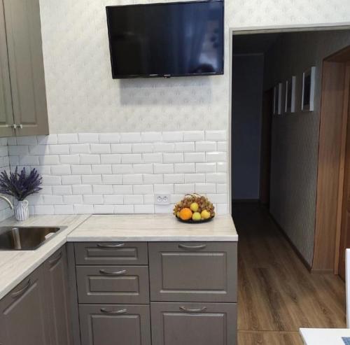 Небольшая кухня. В которой уместили всё, что нужно. 01