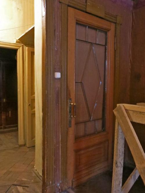 Интерьеры расселенной коммунальной квартиры доходного дома Владимира Осиповича колышко по большому пр. петроградской стороны., номер номер 22-24.
